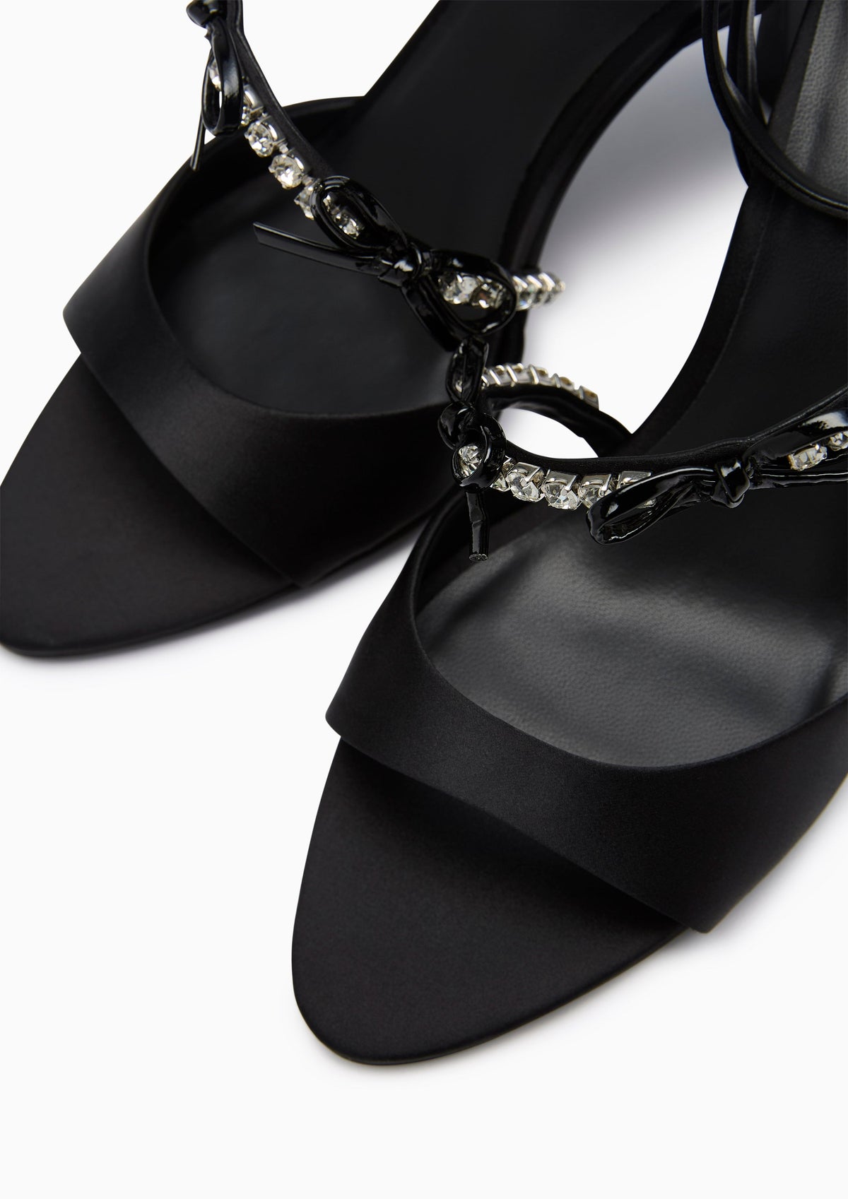 Bracy Flats And Sandals - Black