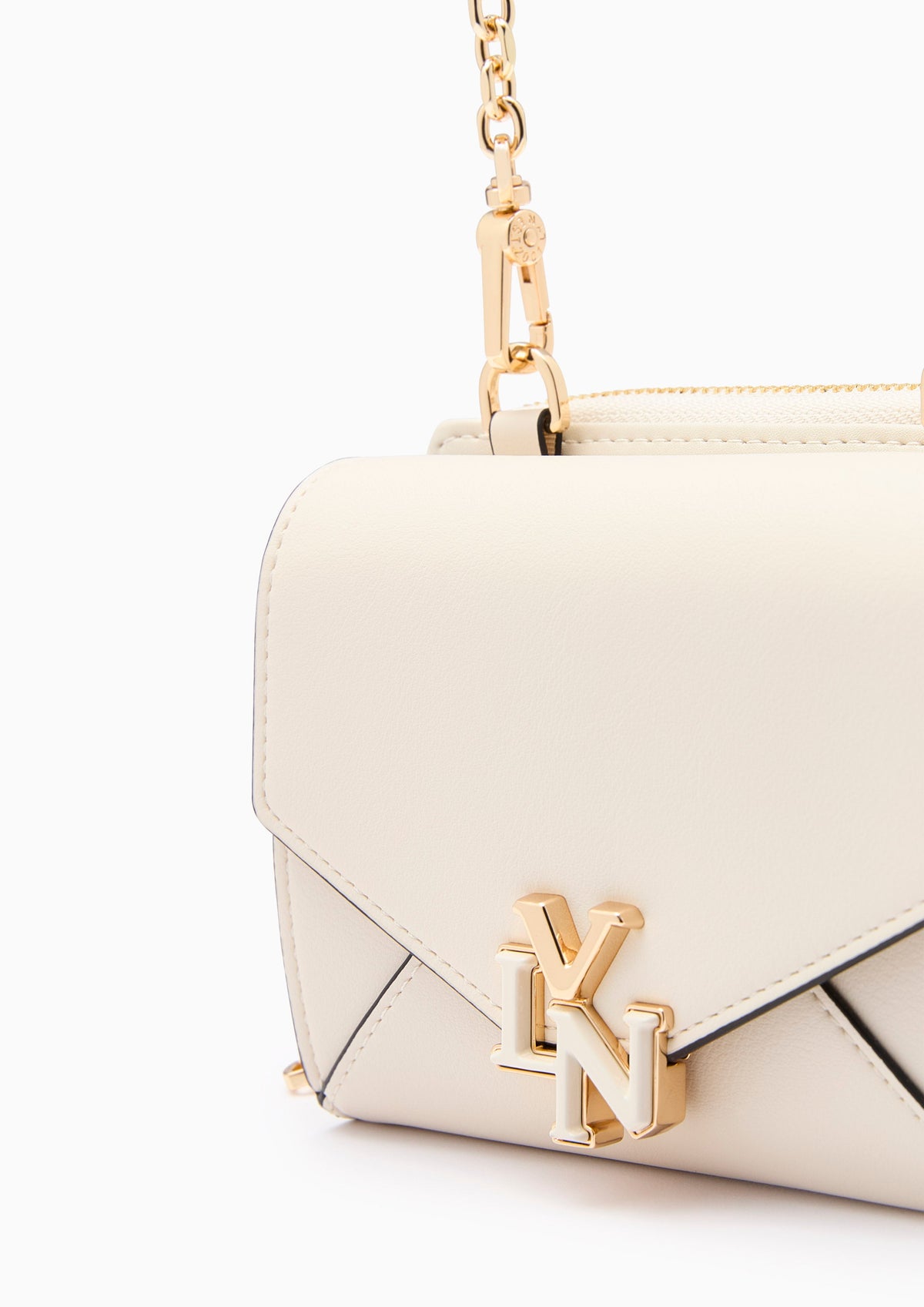 Flemming Short  Wallet On Chain - Ivory
