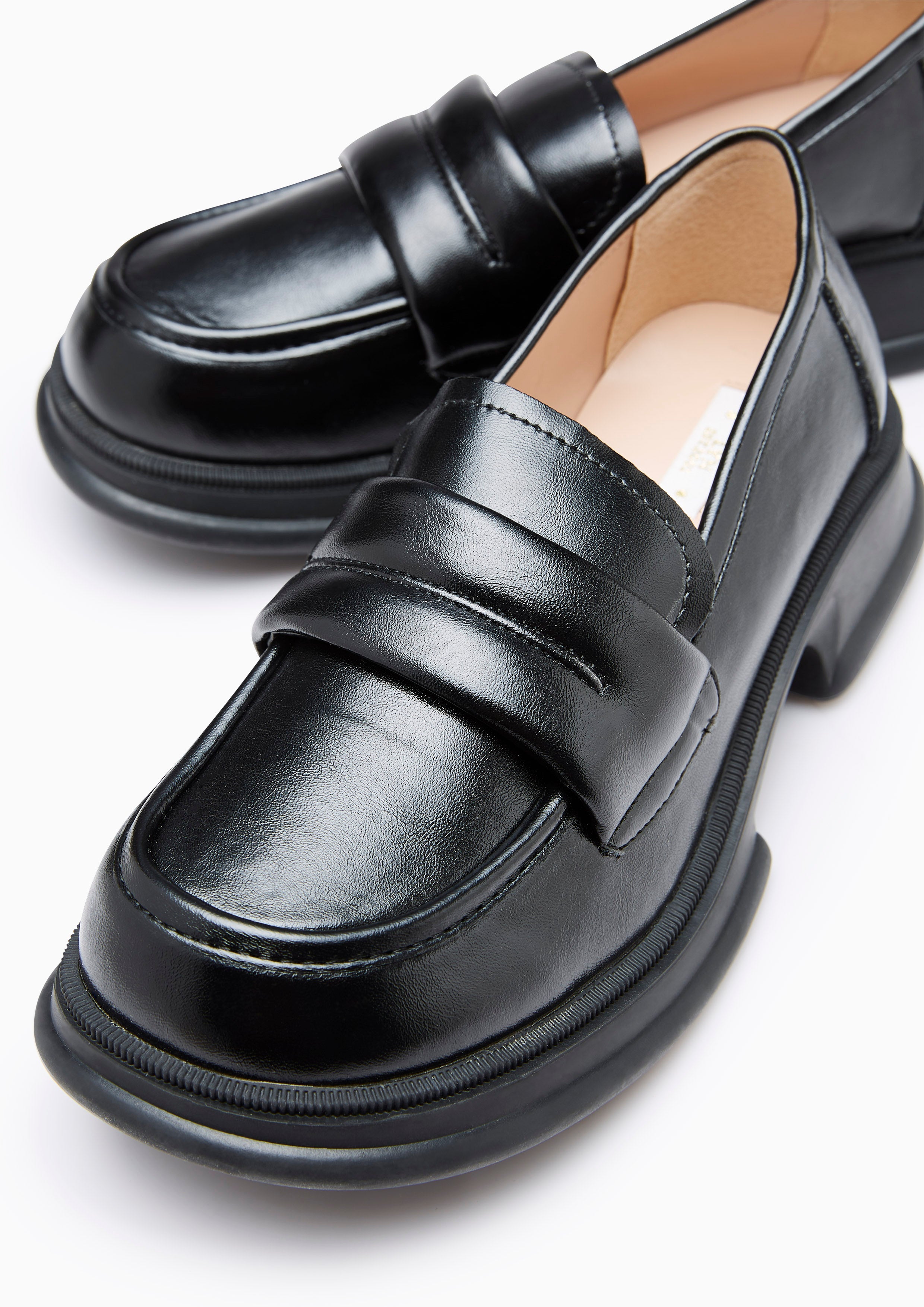 Bracing Loafers - Black