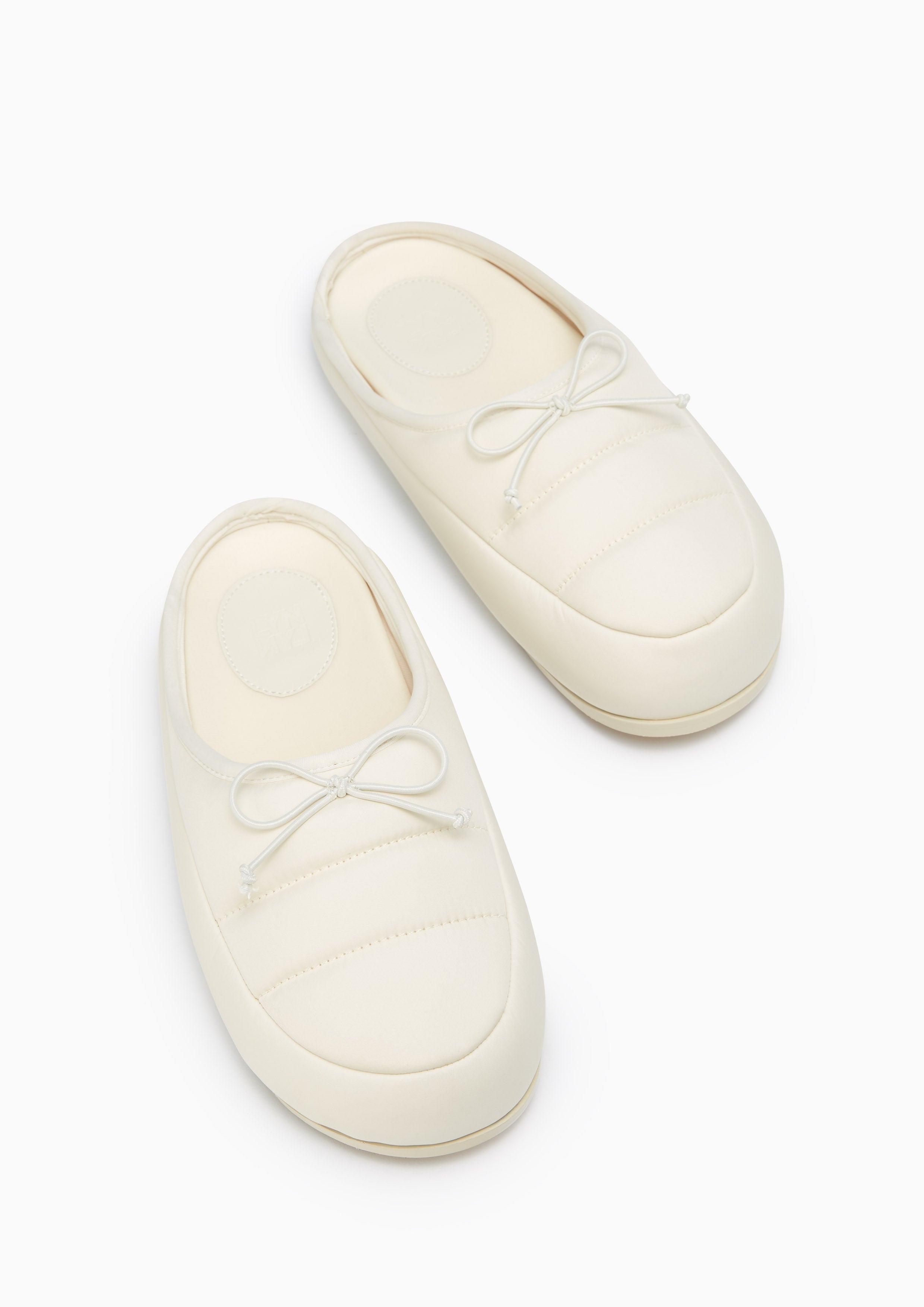 Kobe Flats And Sandals - Ivory