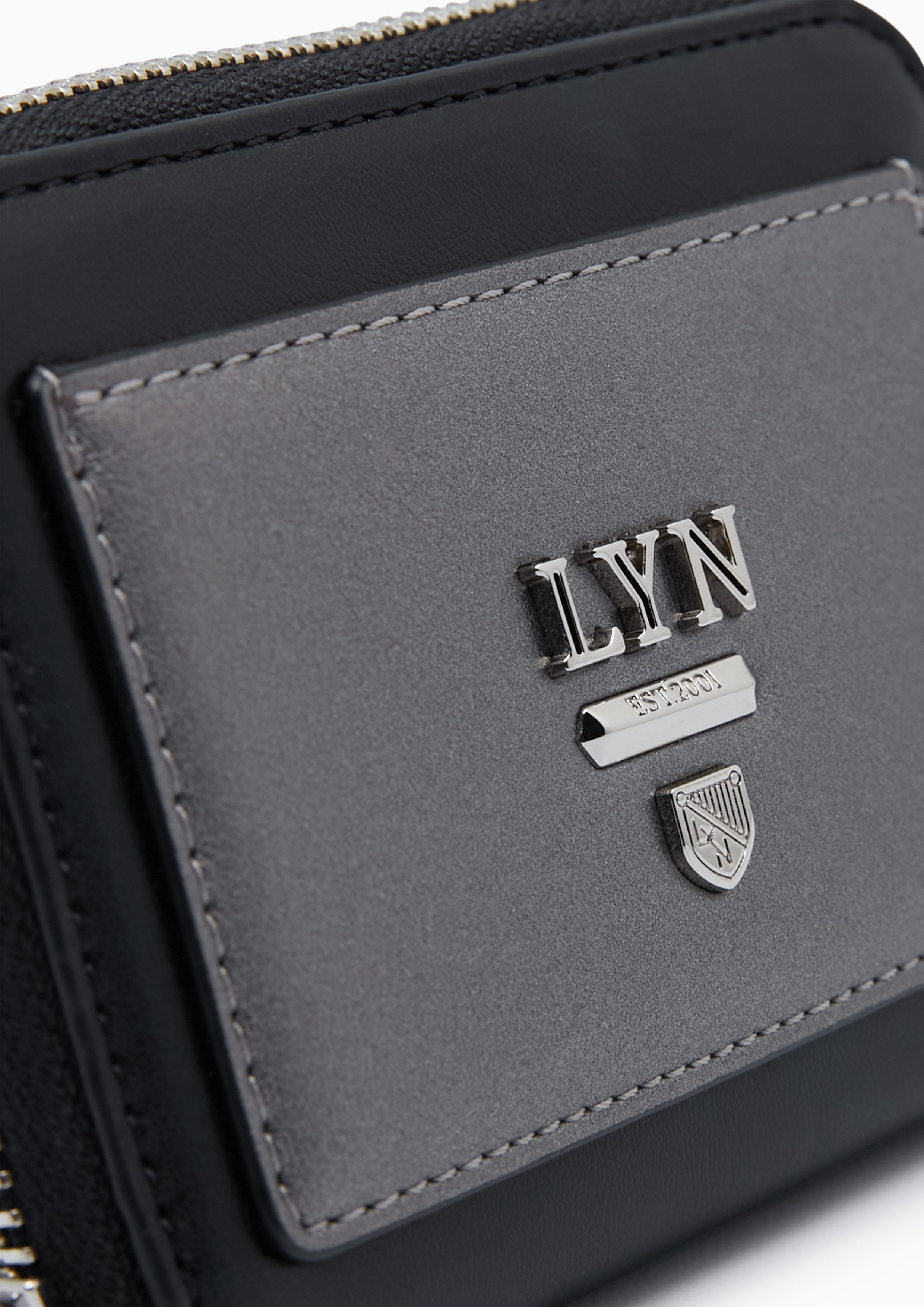 ESSENTIAL SHORT ZIP WALLETS - LYN VN