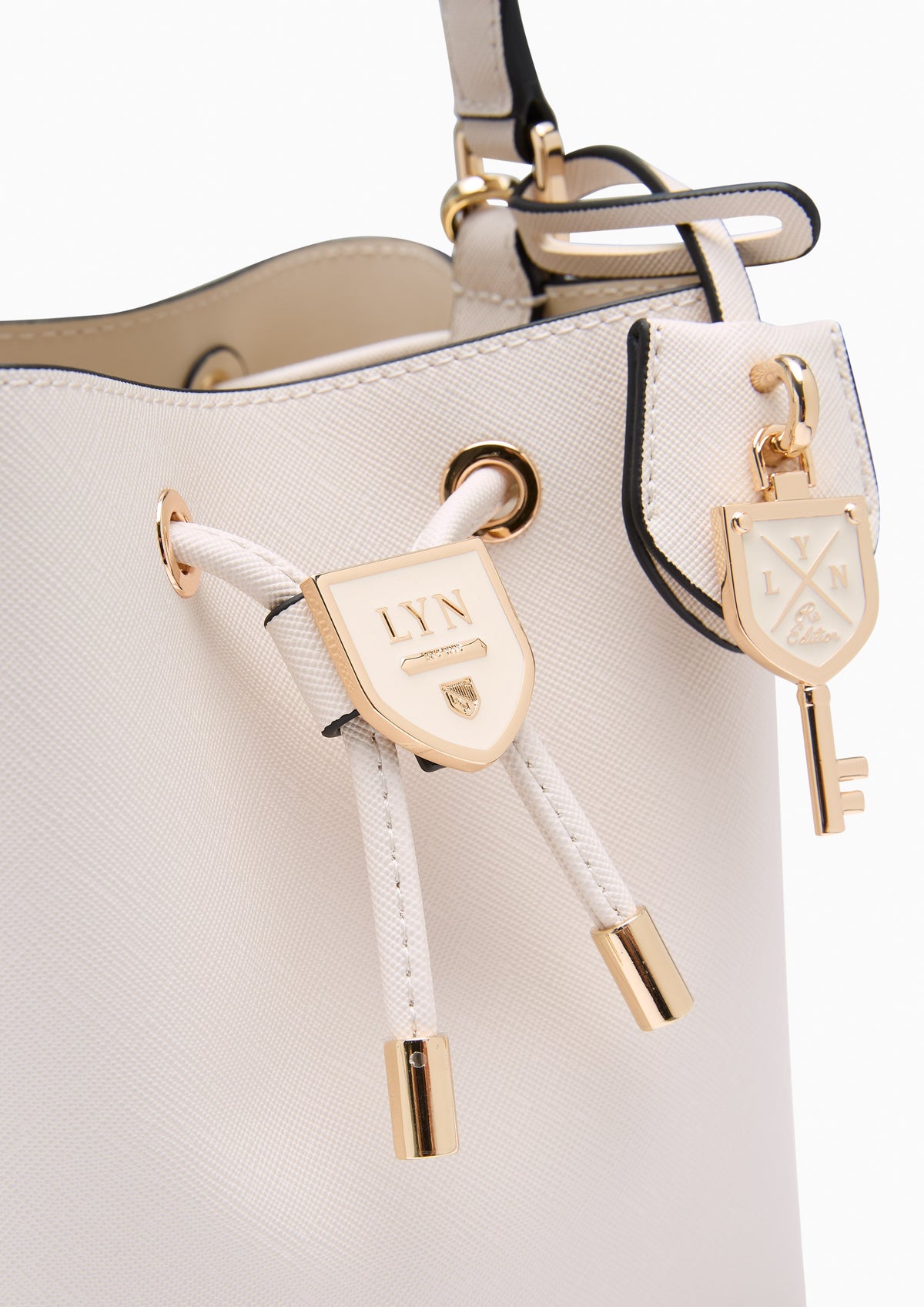 Carina Re-Edition  S Bucket Bag - Ivory