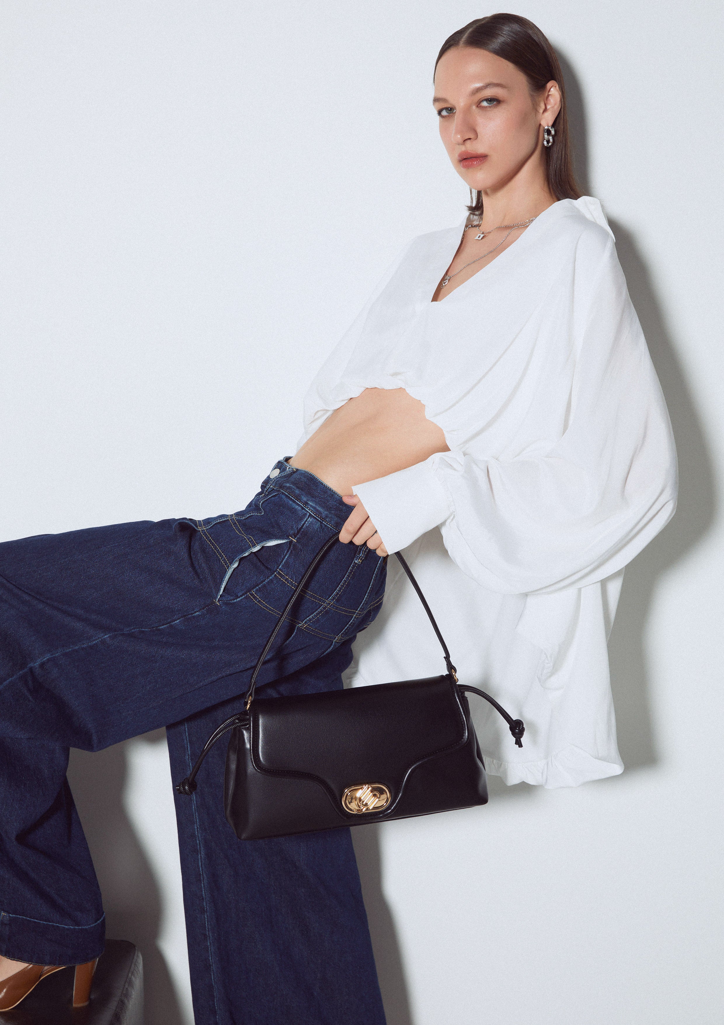 Nyxia Infinite Puffy Crossbody Bag - Black