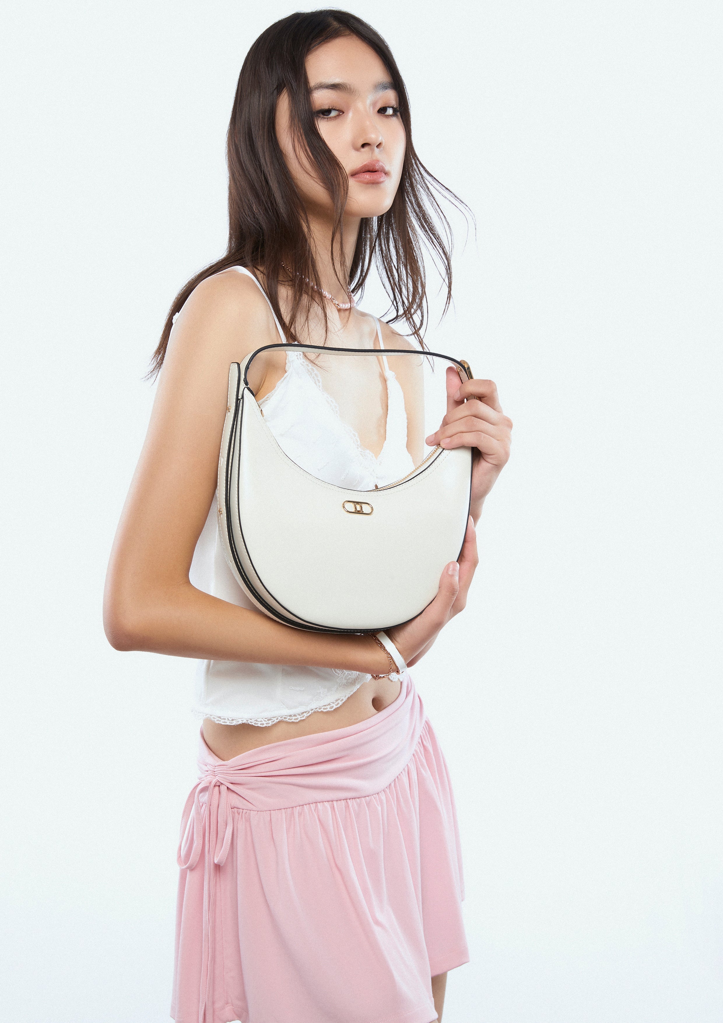 Riva Canvas  M Shoulder Bag - Ivory