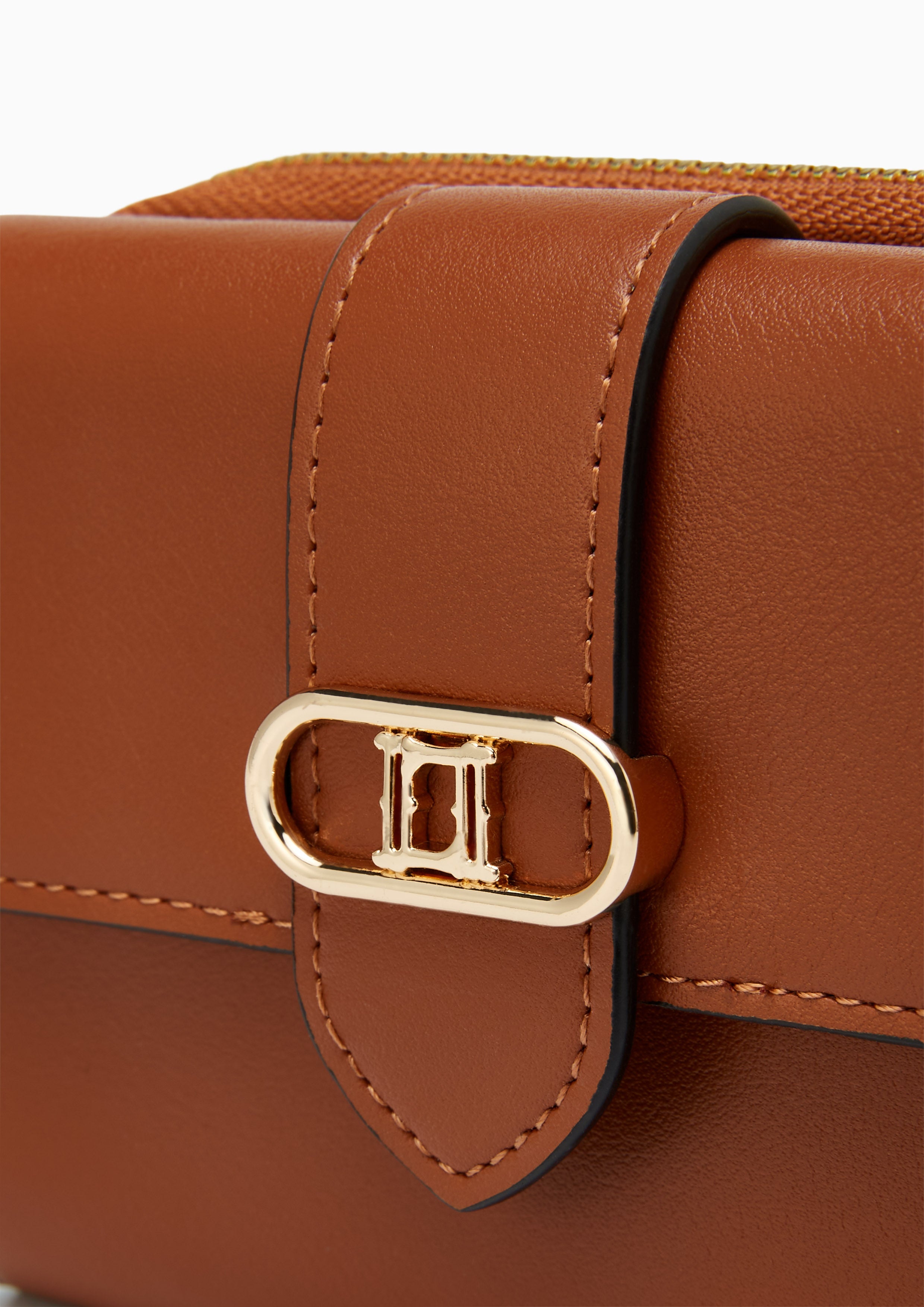 Riva   Short Wallet - Brown