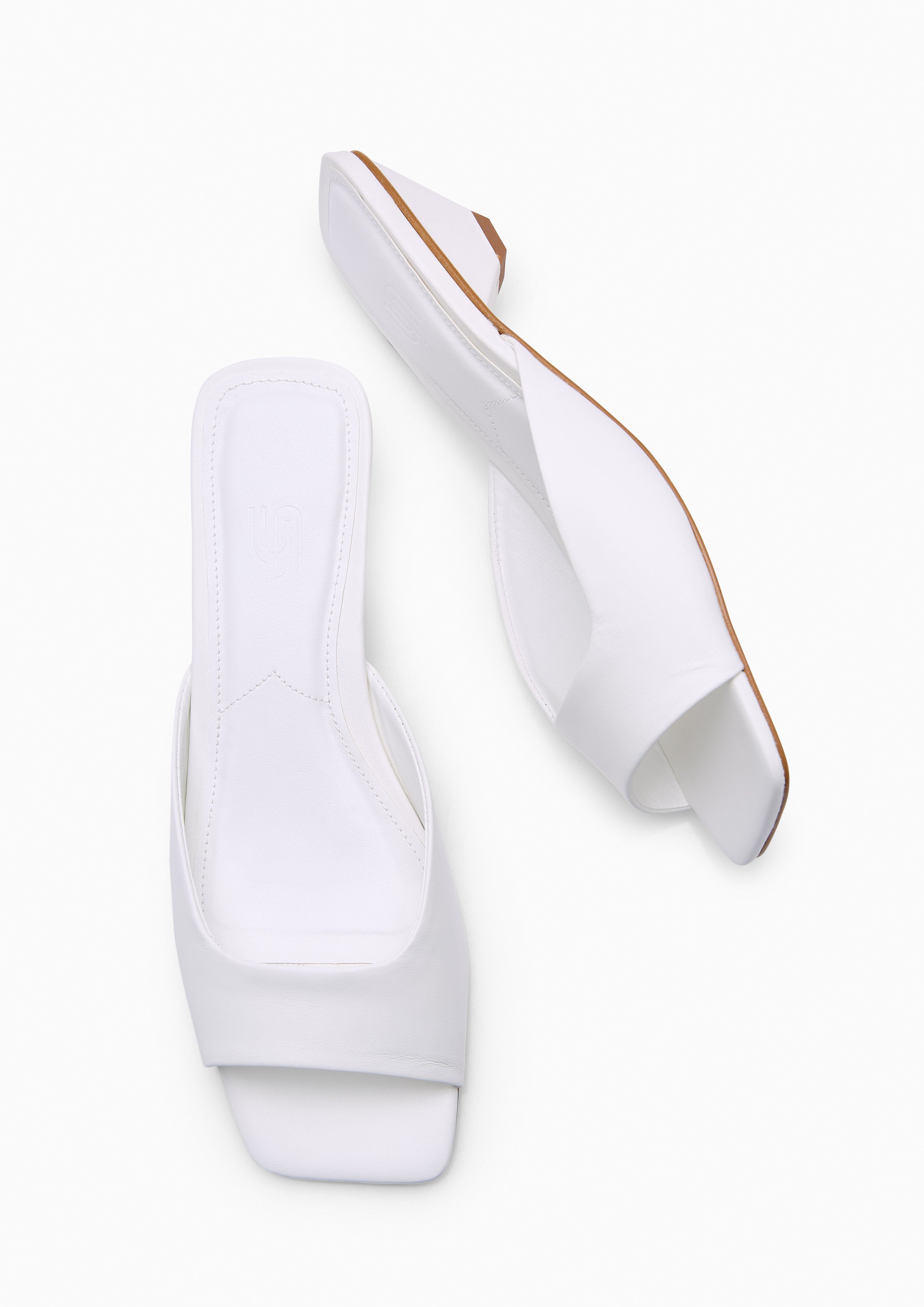 Claudia Flats And Sandals - White